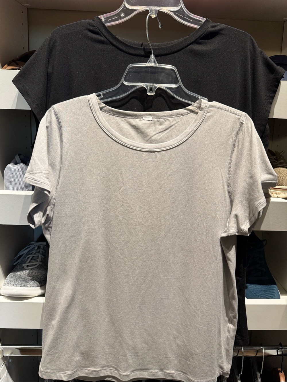 Women’s Crew Neck Short Sleeve Top - Light Gray & Black sleeve. Tags removed